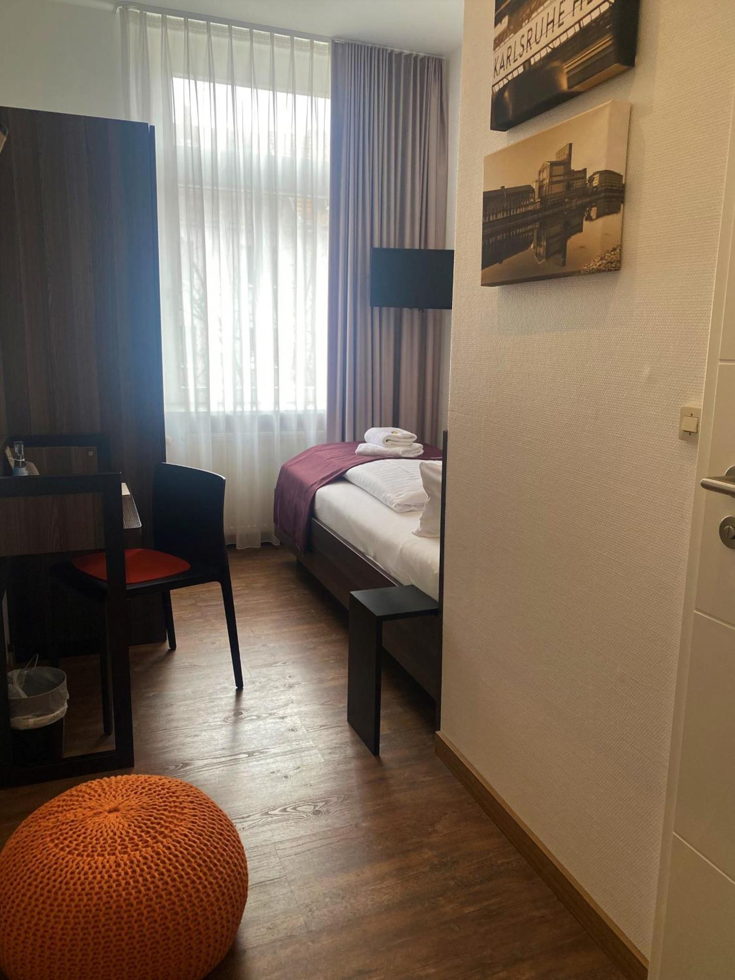 Sevendays Hotel Karlsruhe Exterior photo